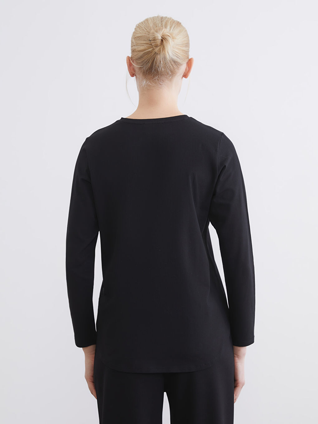 Женская футболка с круглым вырезом-3