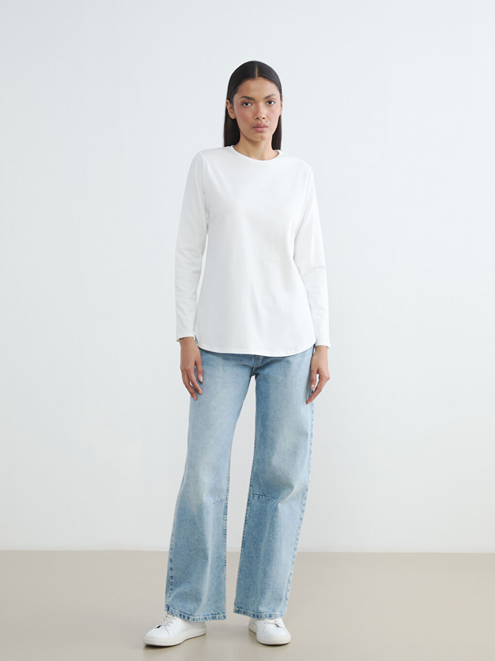 Женская футболка с круглым вырезом-1