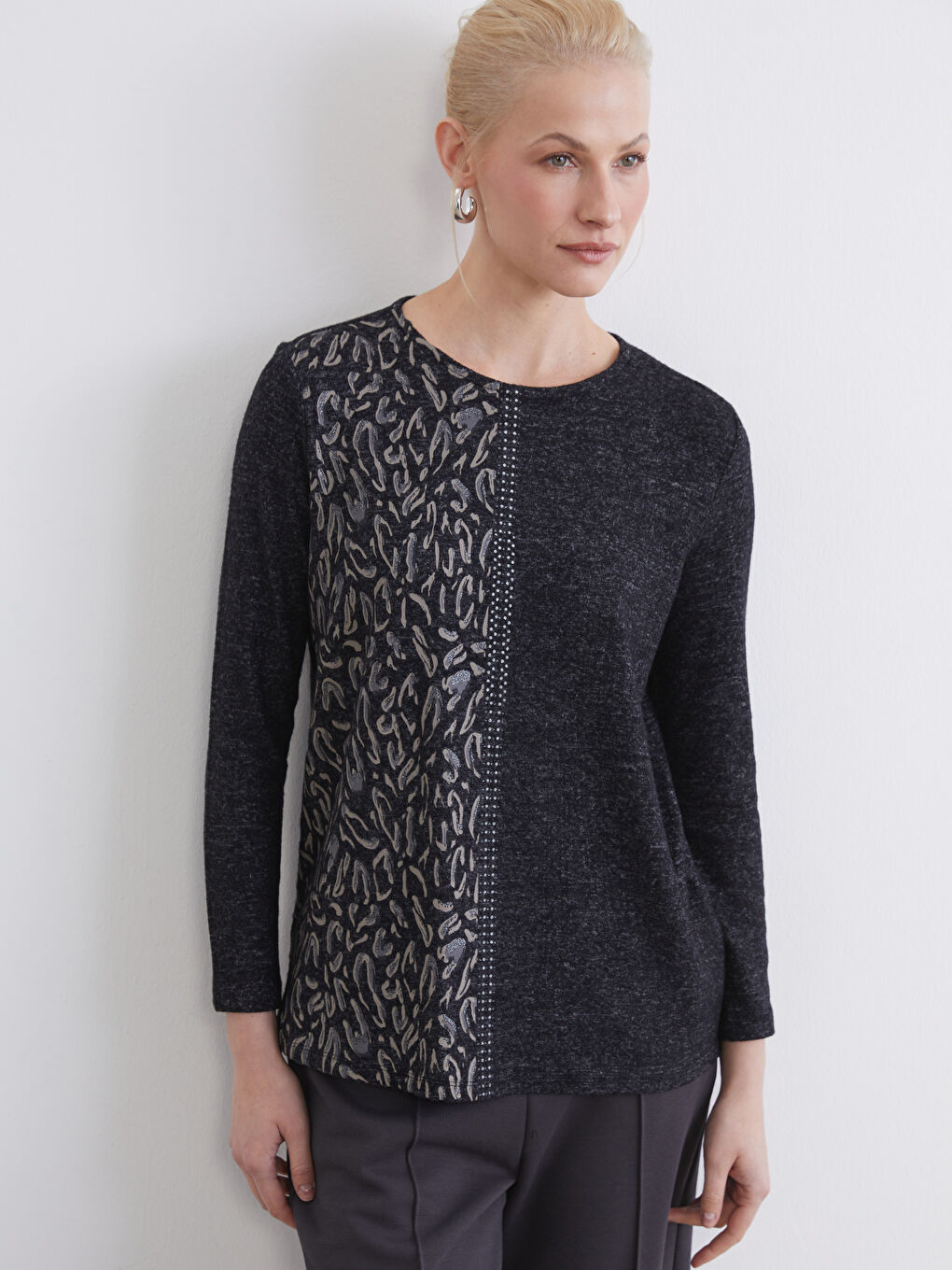 Patterned Crew Neck Blouse  