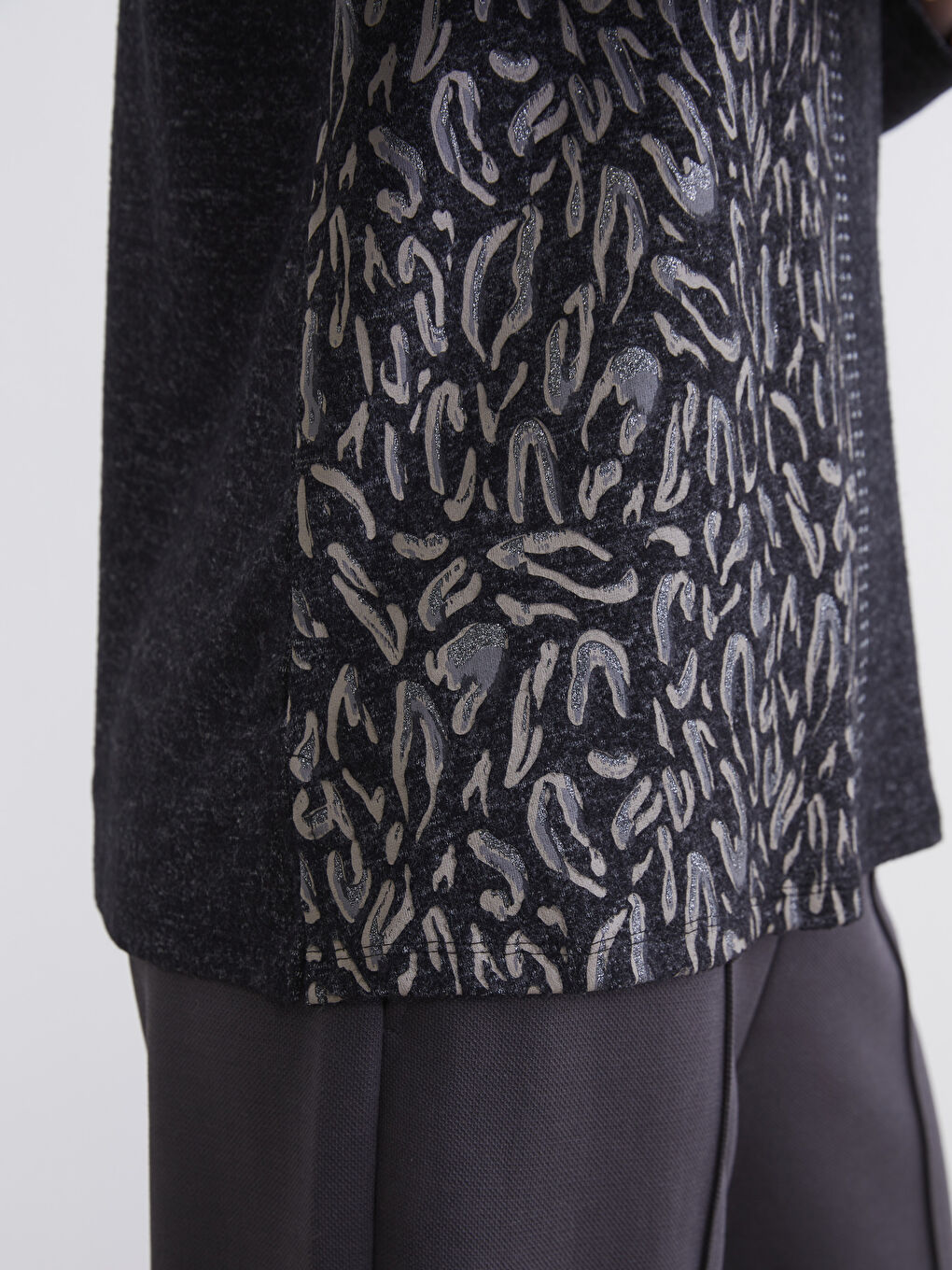 Patterned Crew Neck Blouse  -2