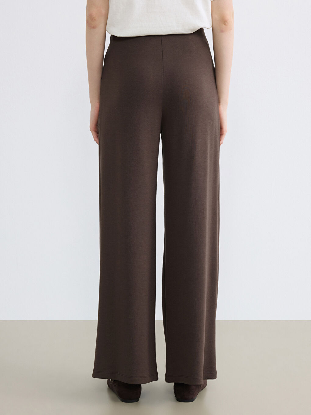 Kahverengi Standart Fit Geniş Paça Kadın Pileli Pantolon-3