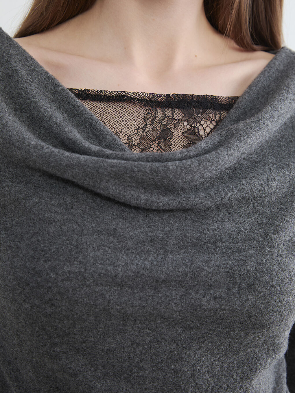 Gri Kayık Yaka Büzgülü Bluz-2