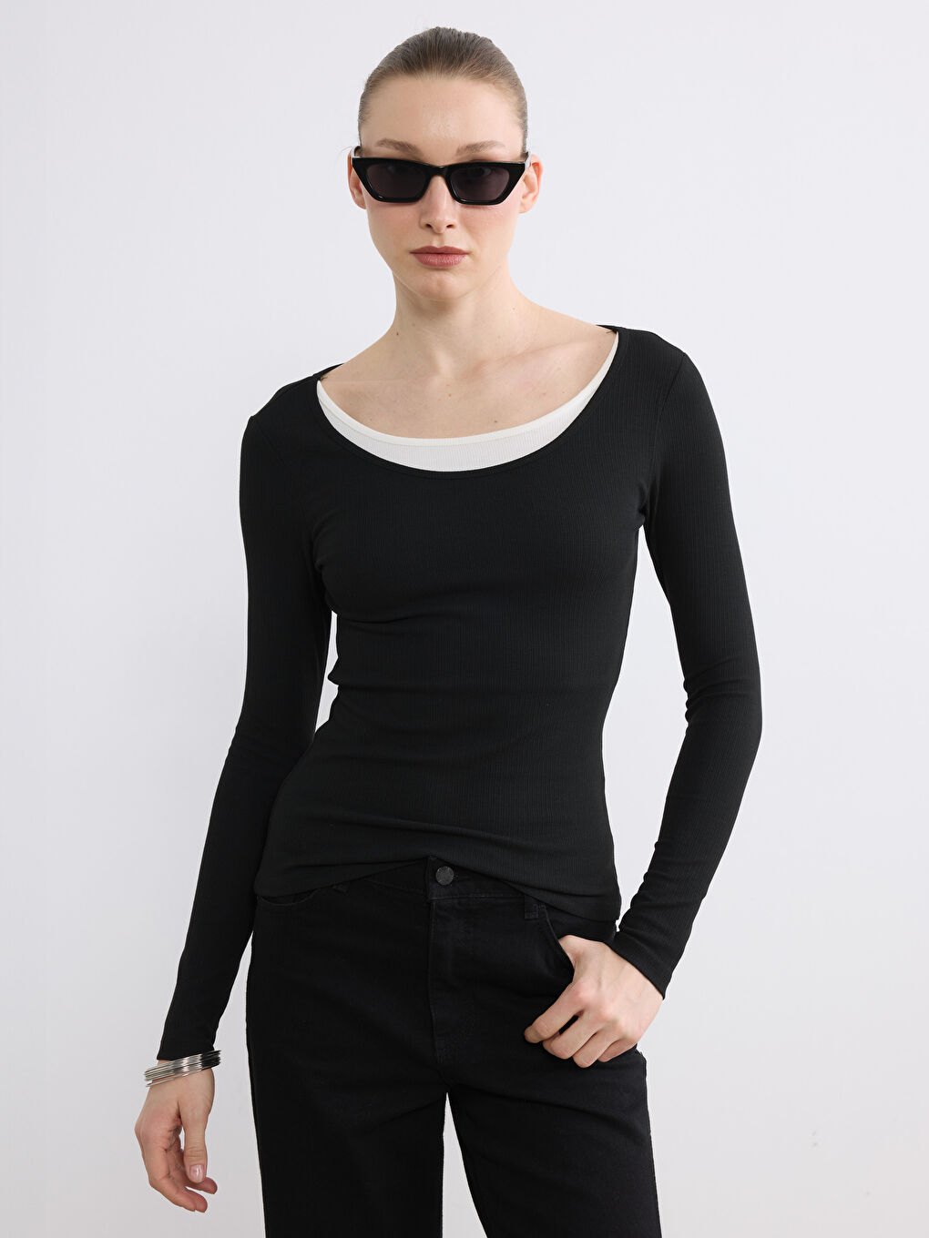 Siyah U Yaka Fitilli Kadın Body	