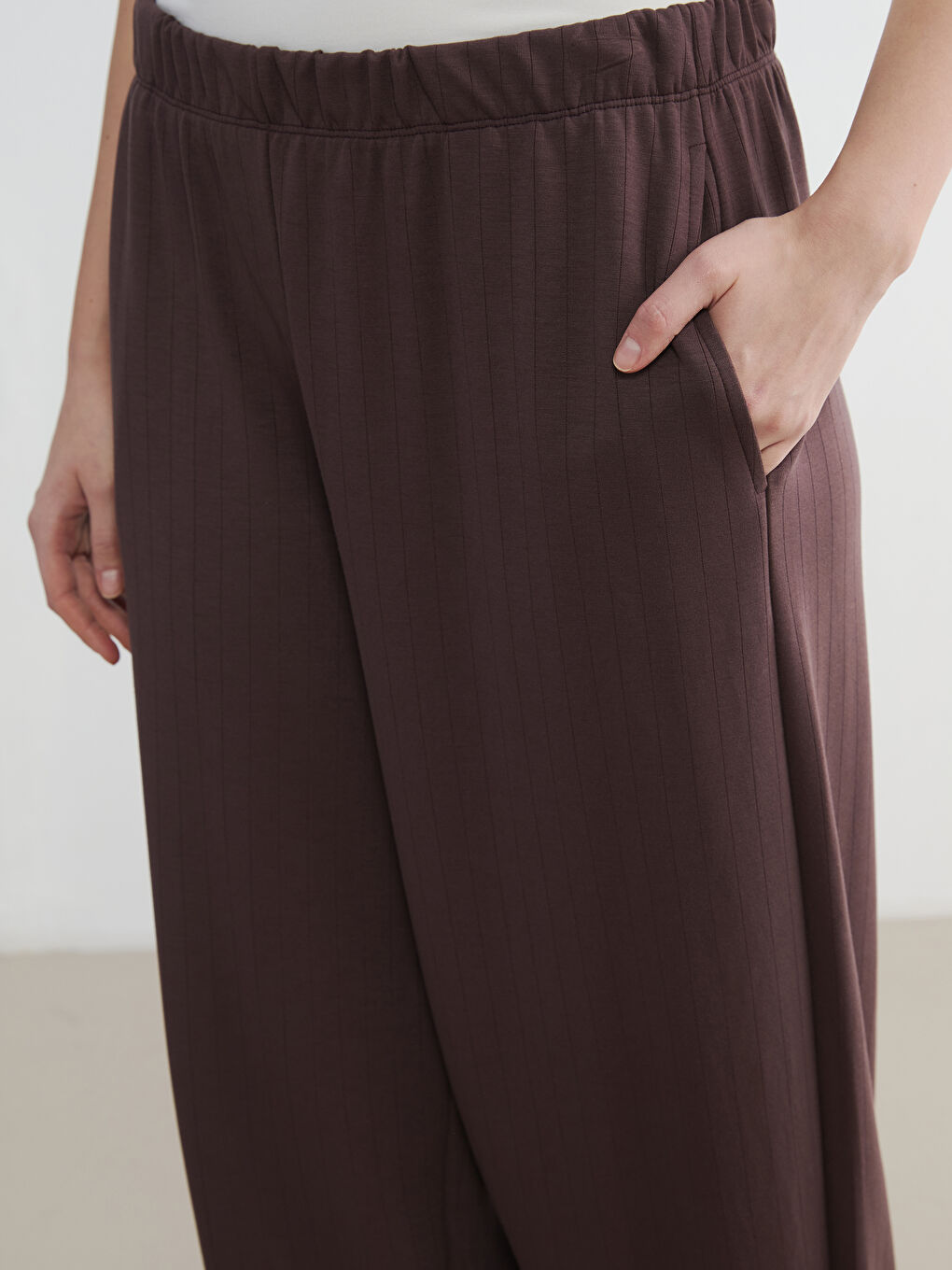 Kahverengi Beli Lastikli Çizgili Kadın Jogger Pantolon-2