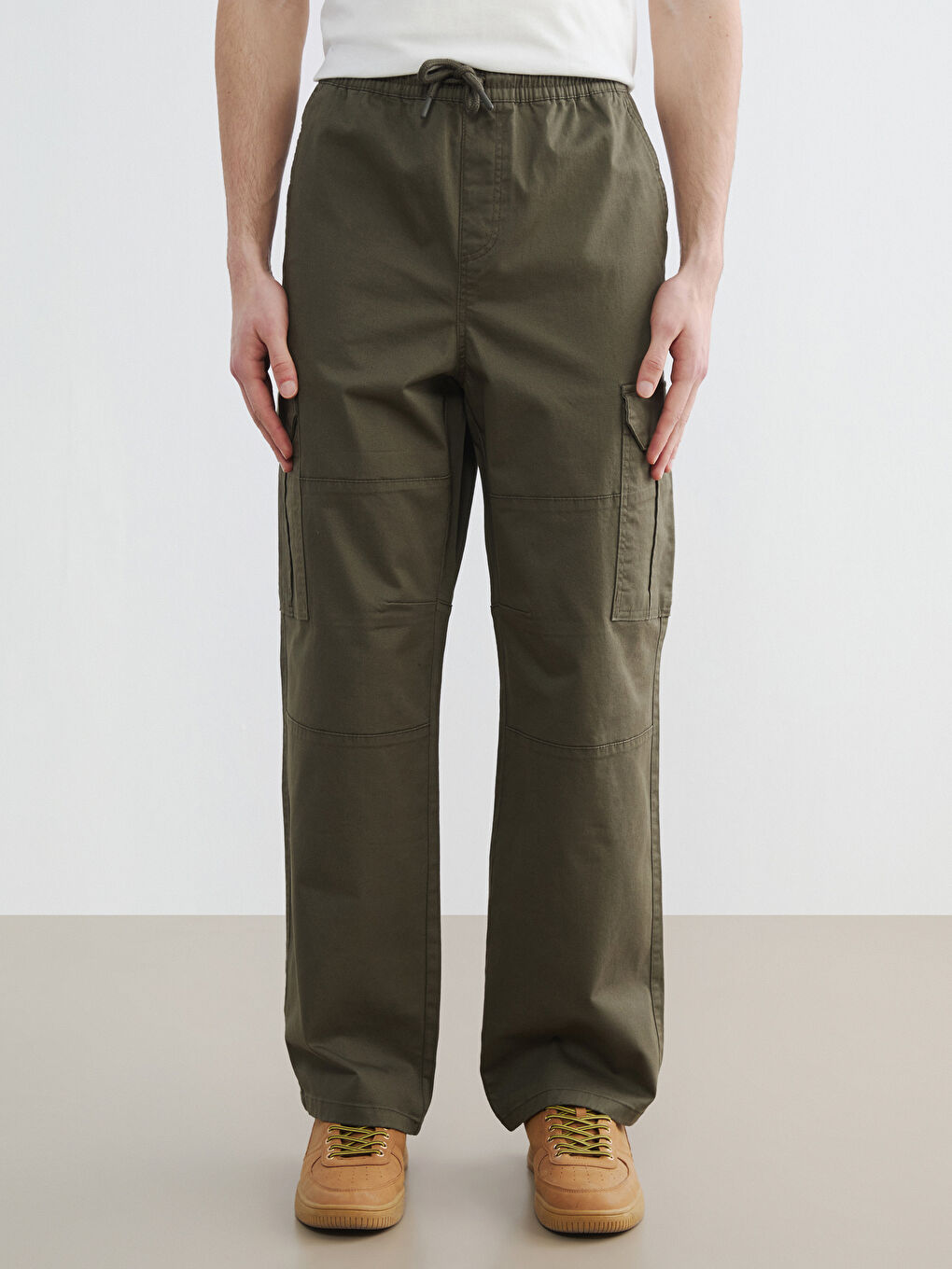 Haki Rahat Kalıp Gabardin Erkek Kargo Pantolon-1