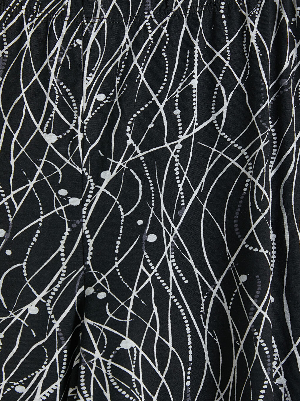 Siyah Beli Lastikli Desenli Kadın Kapri-2