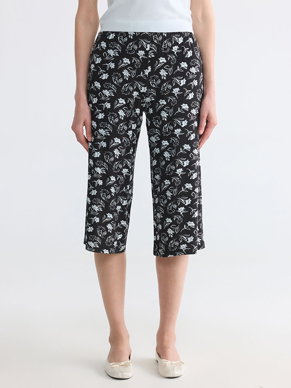 Elastic Waist Floral Wide Leg Women's Capri-1
