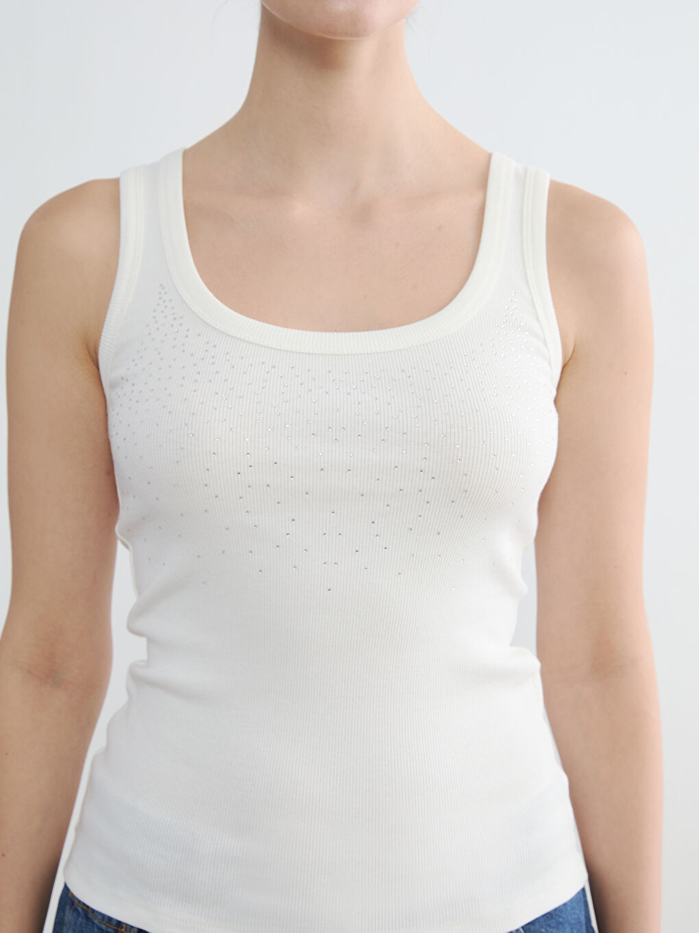 Ekru U Yaka Taşlı Kadın Atlet-2