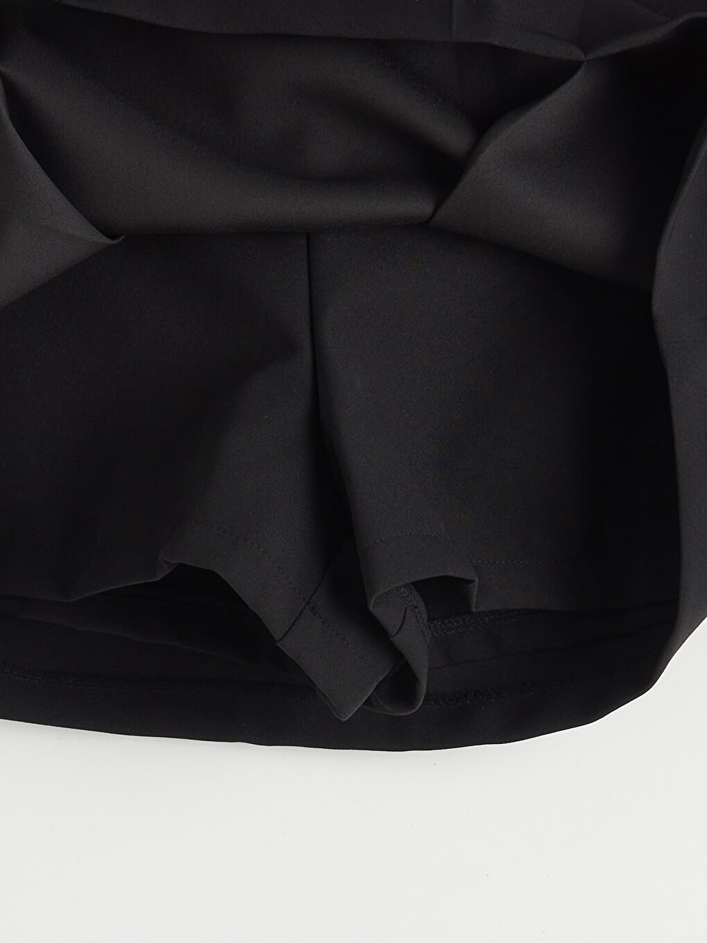 Siyah Beli Kemerli Şort Etek-2