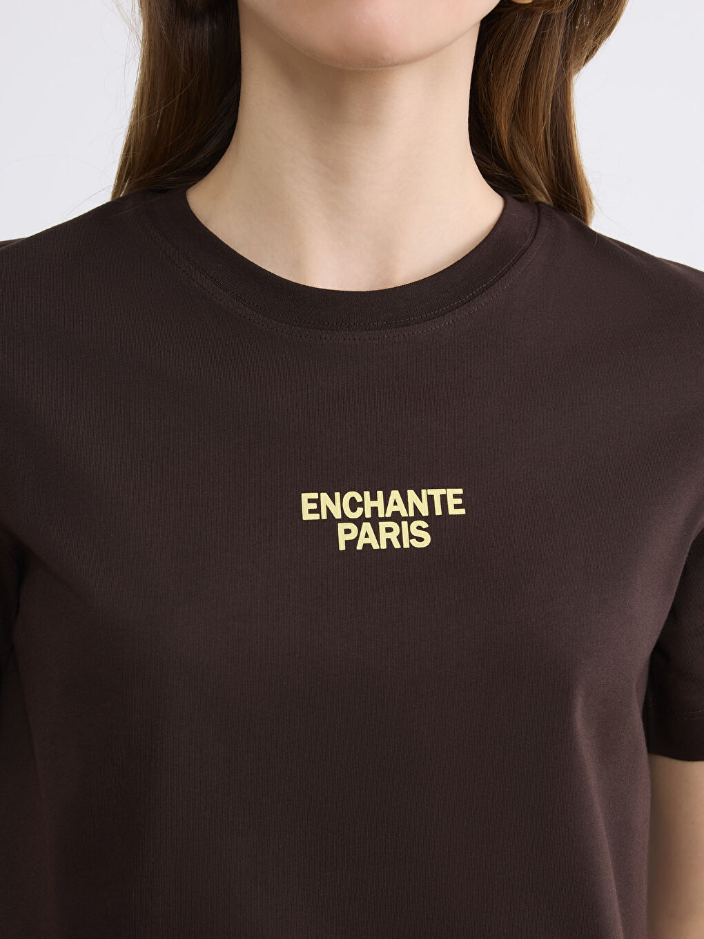 Kahverengi Bisiklet Yaka Paris Baskılı Kadın Tişört-2