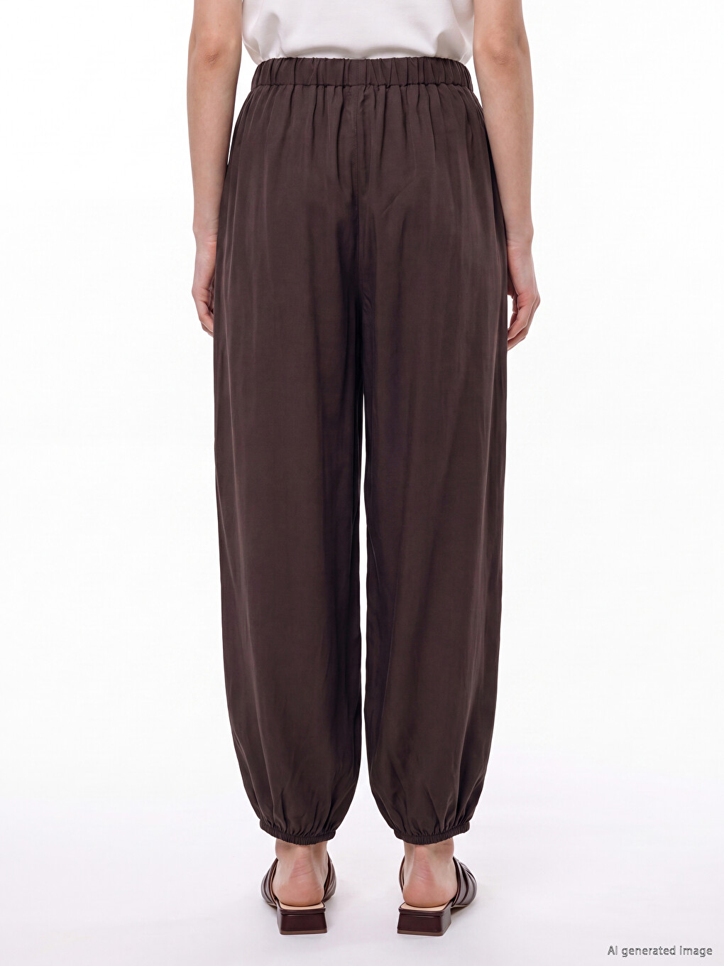 Kahverengi Beli Lastikli Kadın Jogger Pantolon-3