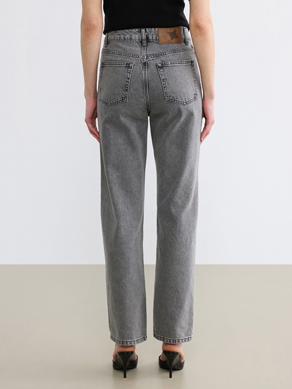 Gri Straight Fit Kadın Jean Pantolon-4