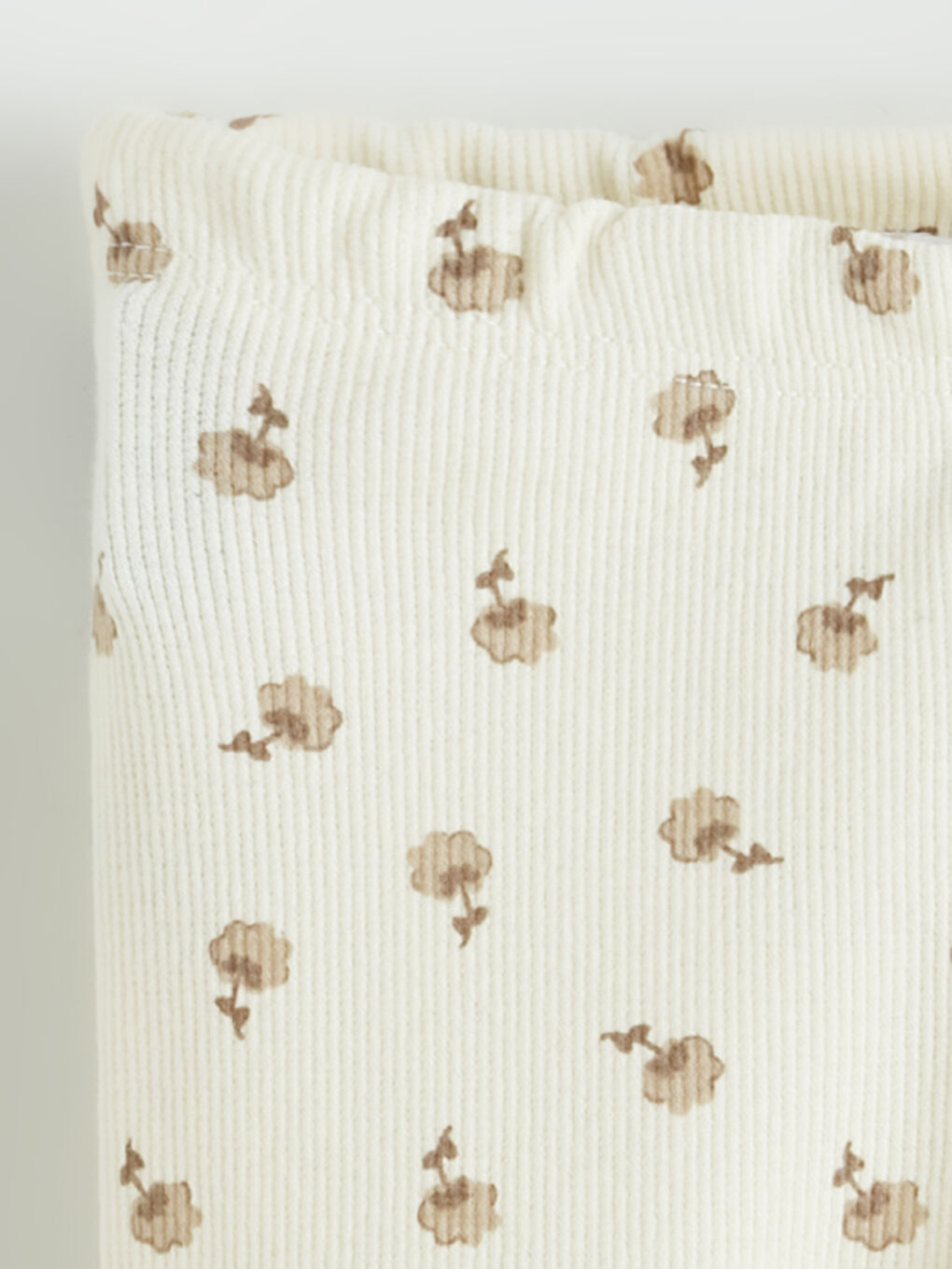 Ekru Slim Fit Kız Bebek Şort Takım 2'li-2