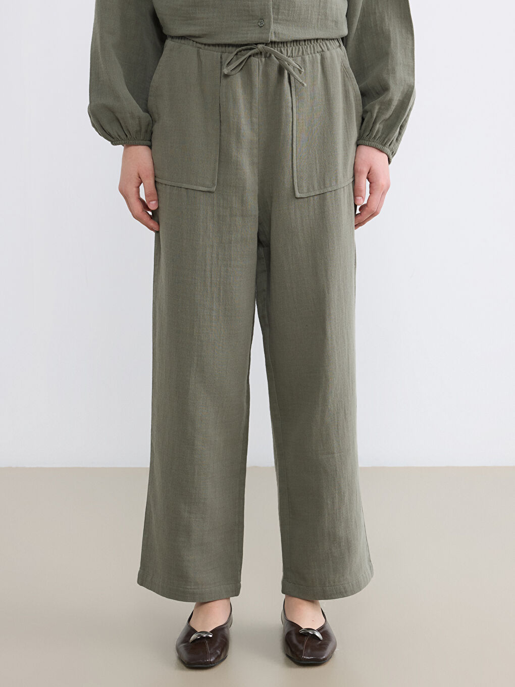 Haki Beli Lastikli Geniş Paça Kadın Pantolon-1