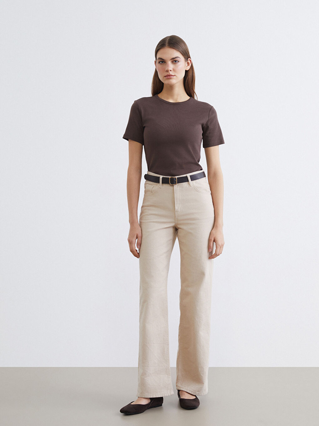 Kahverengi Bisiklet Yaka Kadın Tişört-2