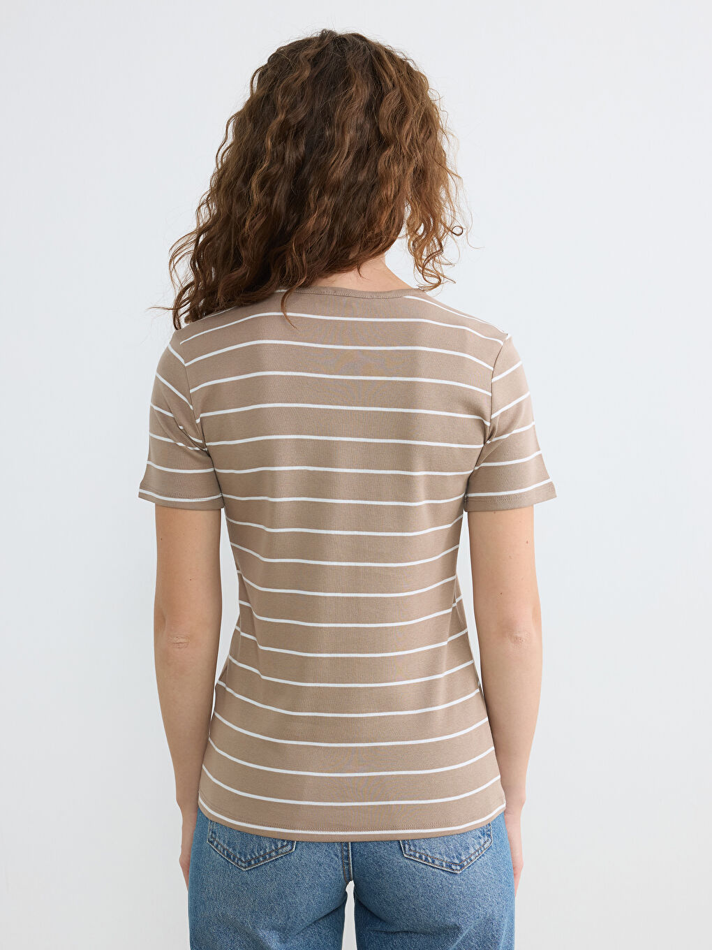 Ekru Bisiklet Yaka Çizgili Kadın Tişört-3