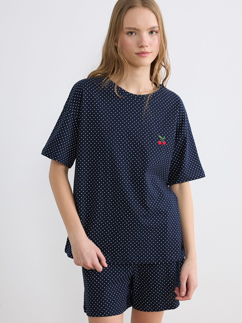 Lacivert Bisiklet Yaka Puantiyeli Kadın Şortlu Pijama Takımı-1