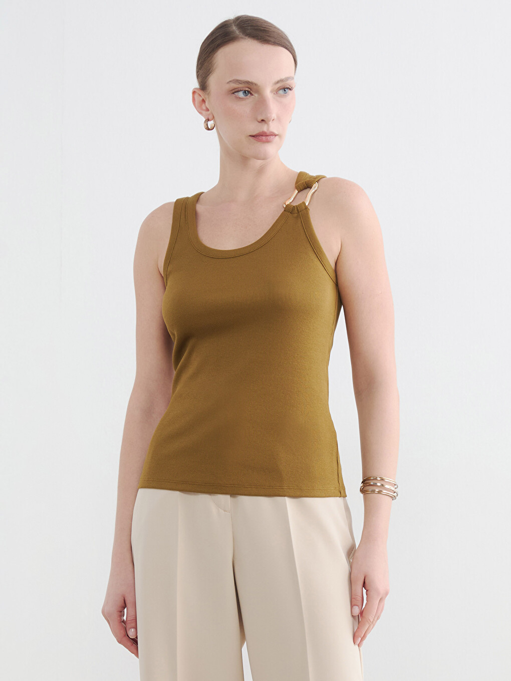 U Neck Metal Appliquéd Women's Tank Top