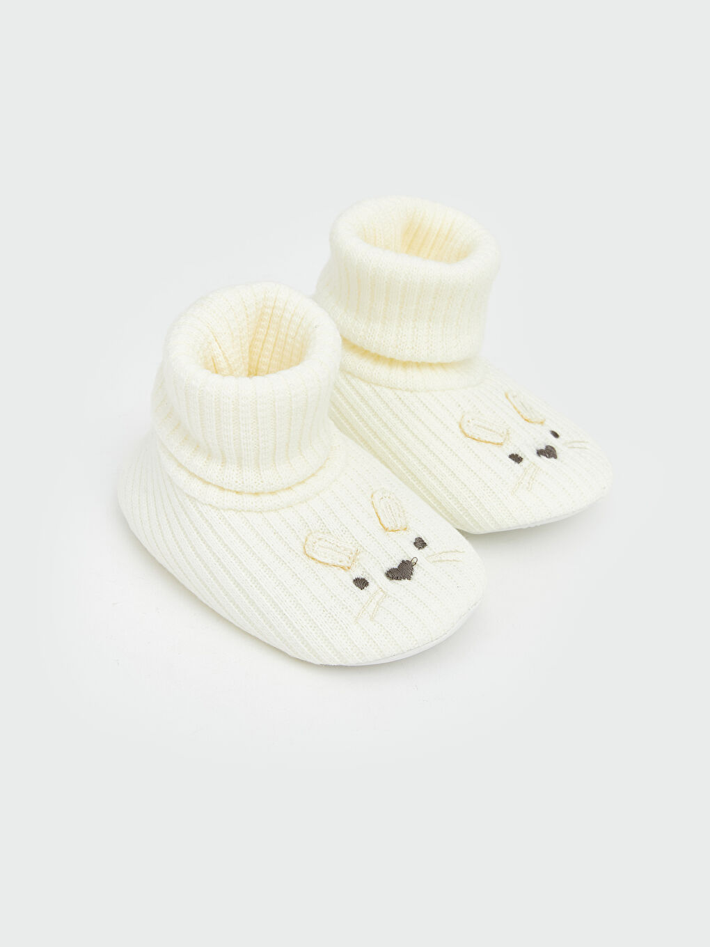 Bej Hayvan Nakışlı Kız Bebek Çoraplı Ev Ayakkabısı