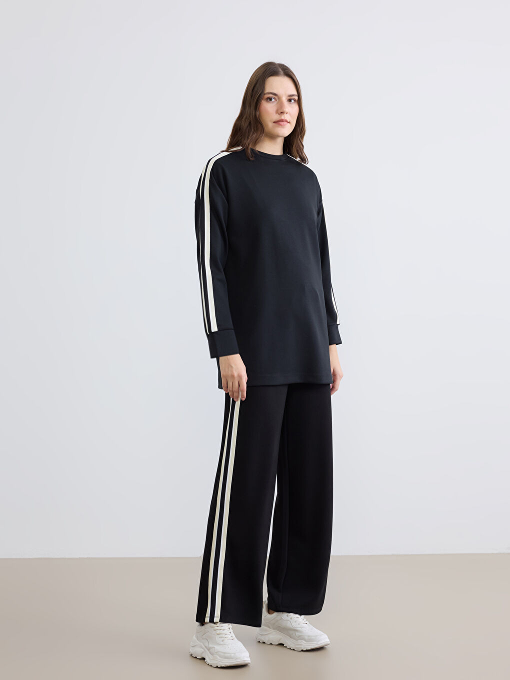 بنطال رياضي أسود امرأة