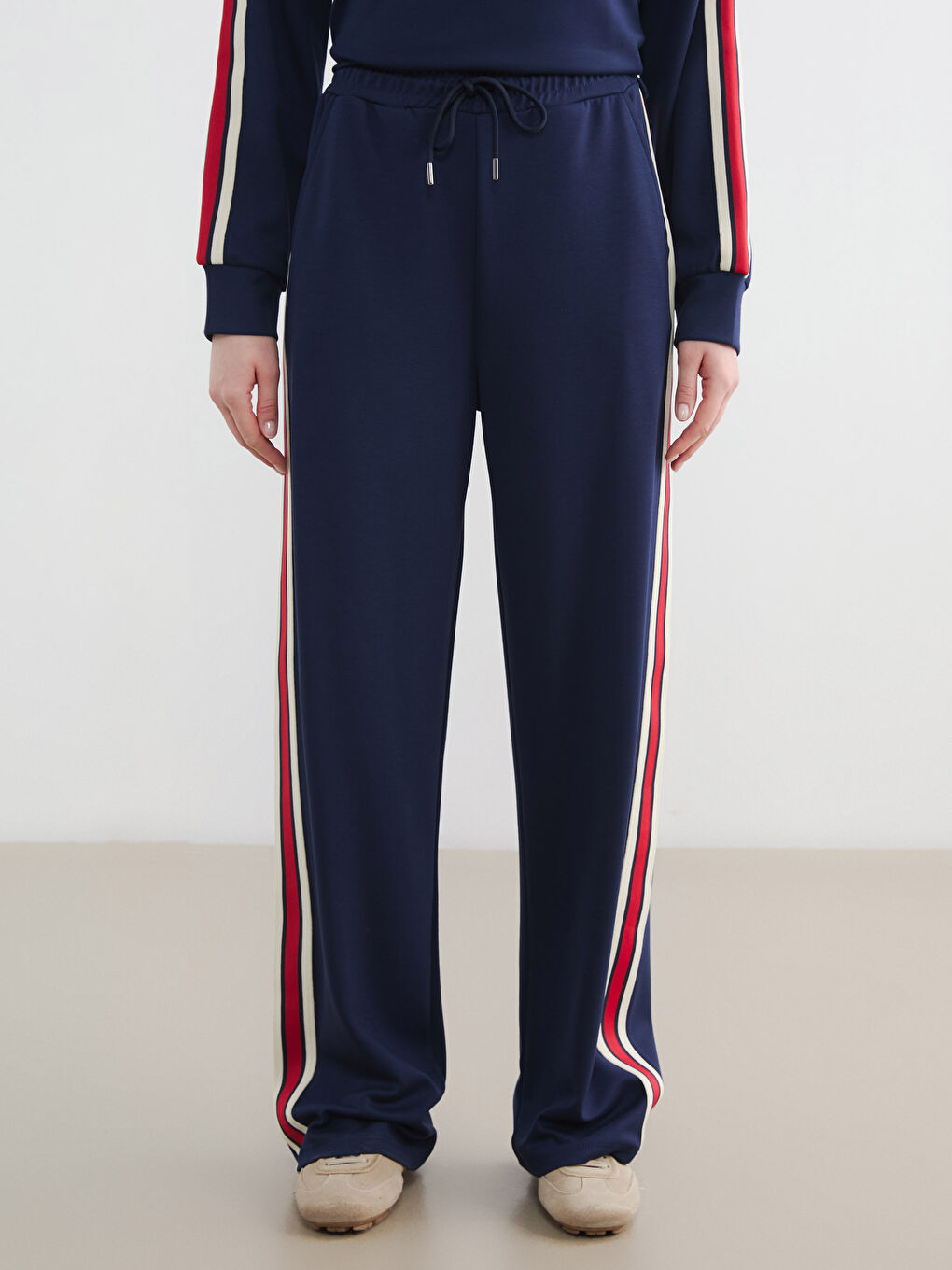 Ženske joger pantalone sa mekanim dodirom i elastičnim pojasom-3