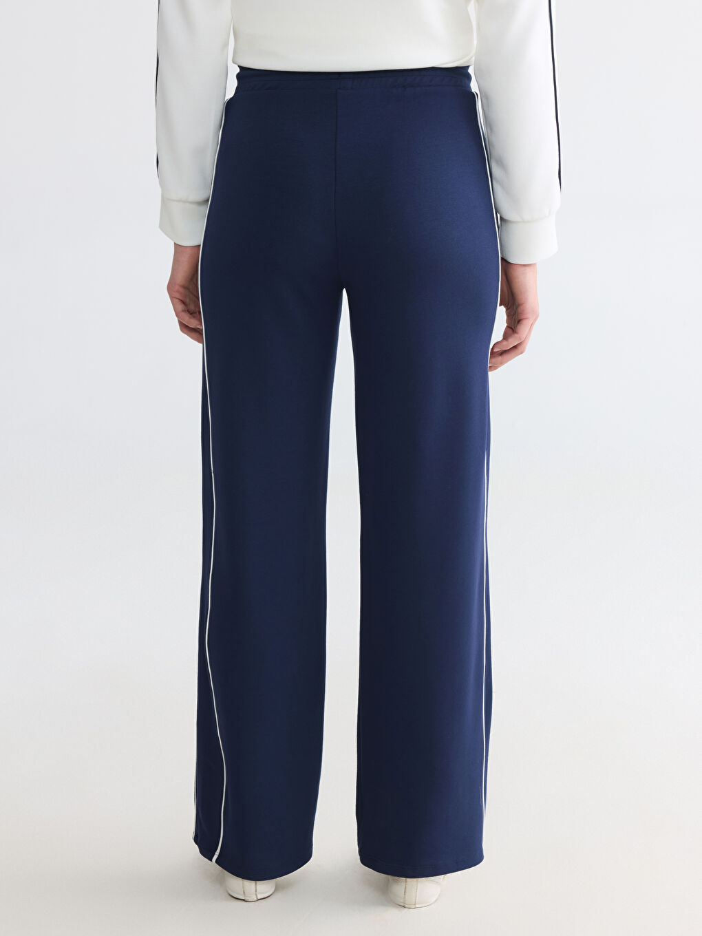 Elastic Waist Soft Touch Women's Sweatpants-3