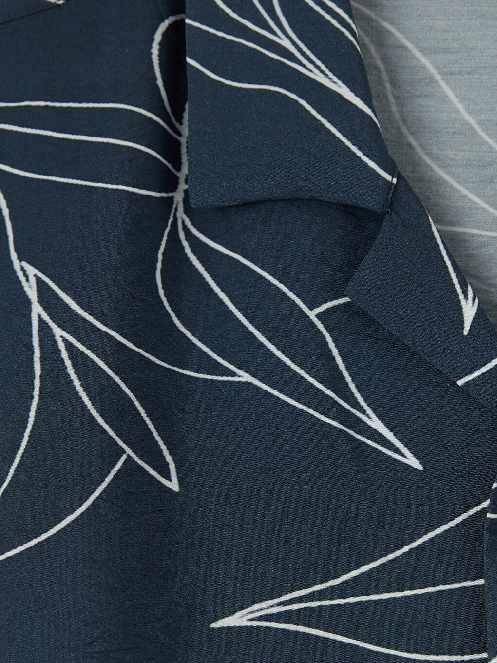 Lacivert Loose Fit Desenli Resort Yaka Erkek Gömlek-2