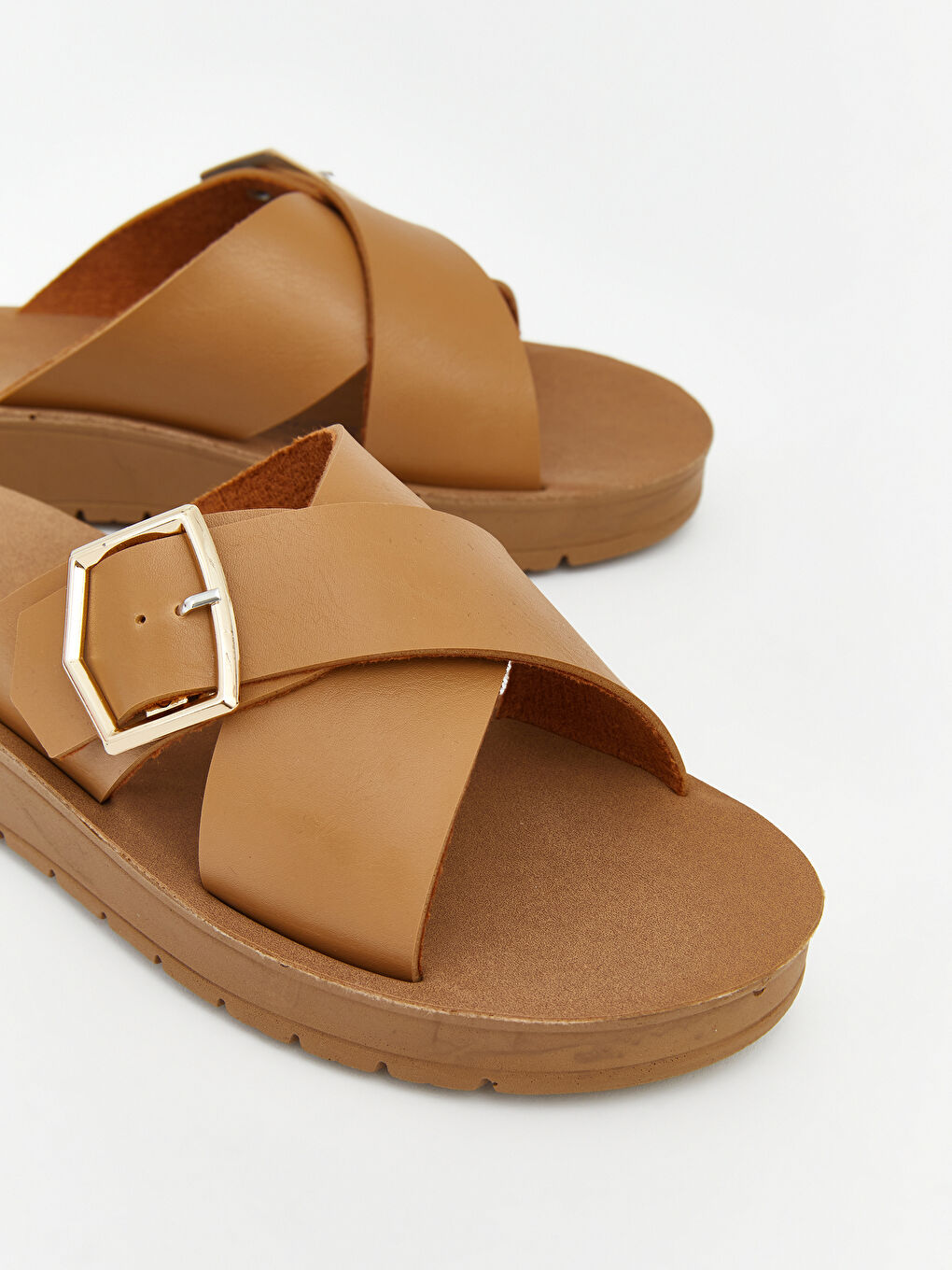 Bej Çapraz Bantlı Kadın Terlik-2