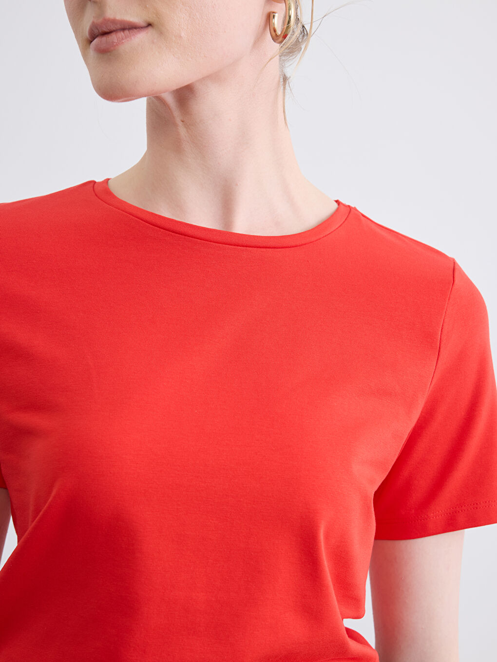 Kırmızı Bisiklet Yaka Kadın Tişört-2