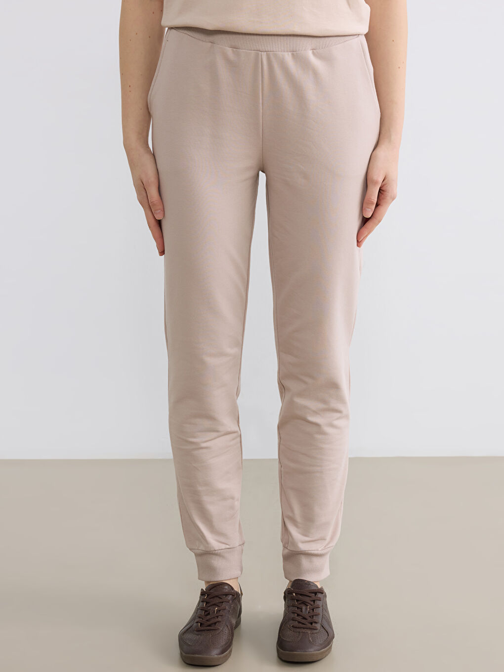Bej Beli Lastikli Kadın Jogger Eşofman Altı-1