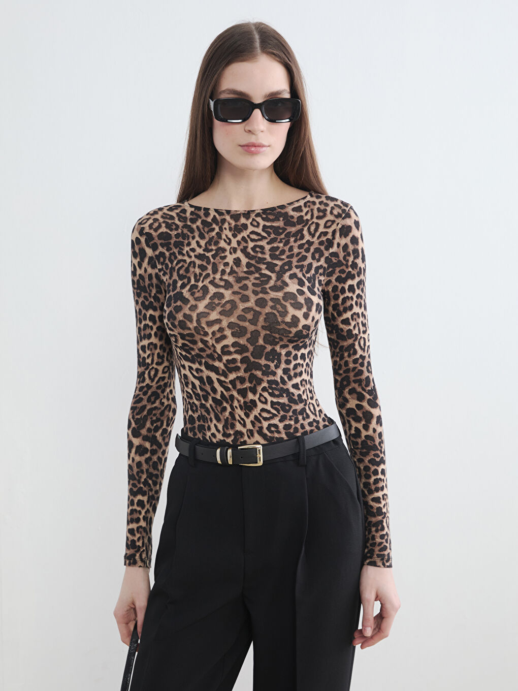 Kahverengi Bisiklet Yaka Leopar Desenli Kadın Body