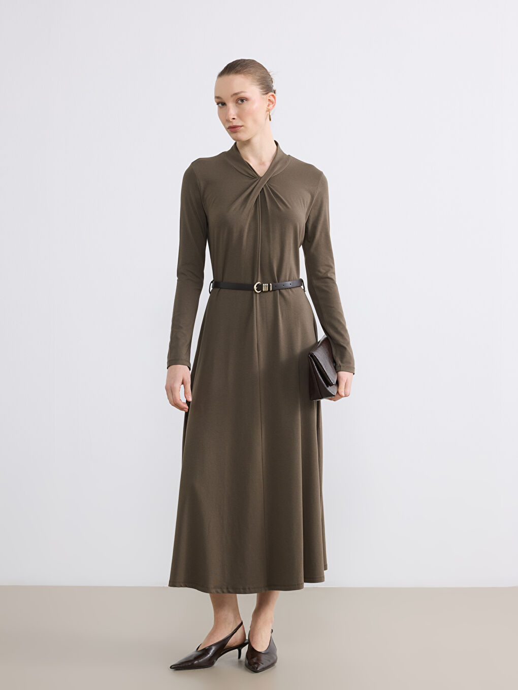 Haki Büzgülü Dik Yaka Modal Karışımlı Kemerli Elbise