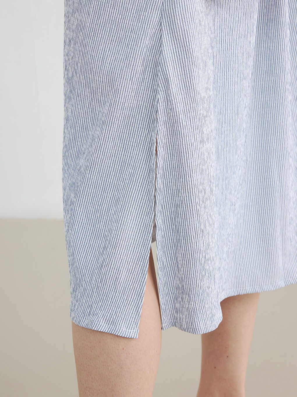 Жена Синьо Рокля-2