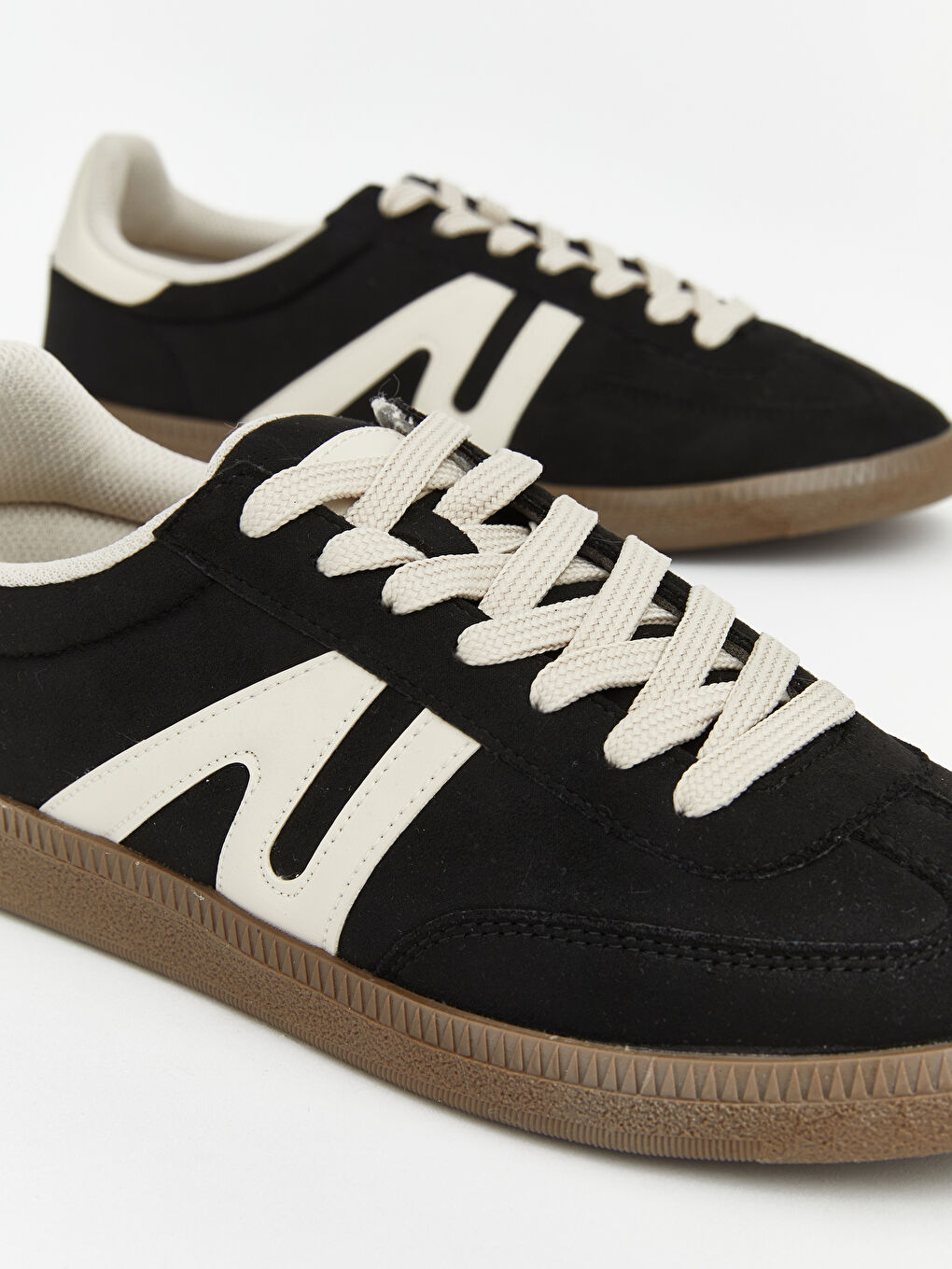 Siyah Kauçuk Tabanlı Süet Görünümlü Erkek Sneaker-2