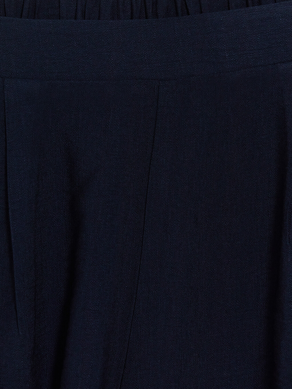 Elastic Waist Women's Pleated Shorts-5