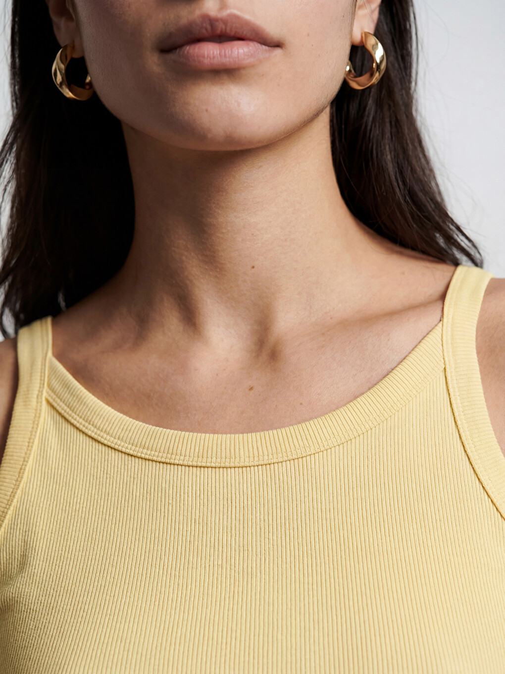 U Neck Strappy Women's Tank Top-2