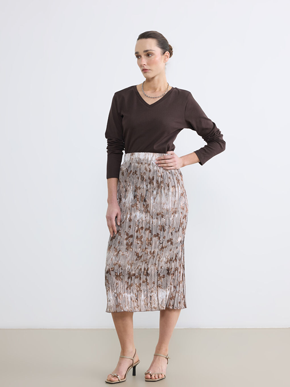 Kahverengi V Yaka Kadın Body-1