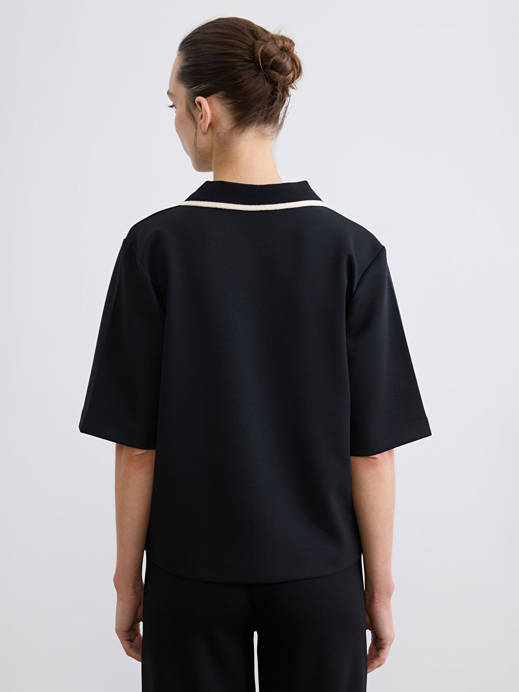 Siyah Polo Yaka Soft Touch Kadın Tişört-3