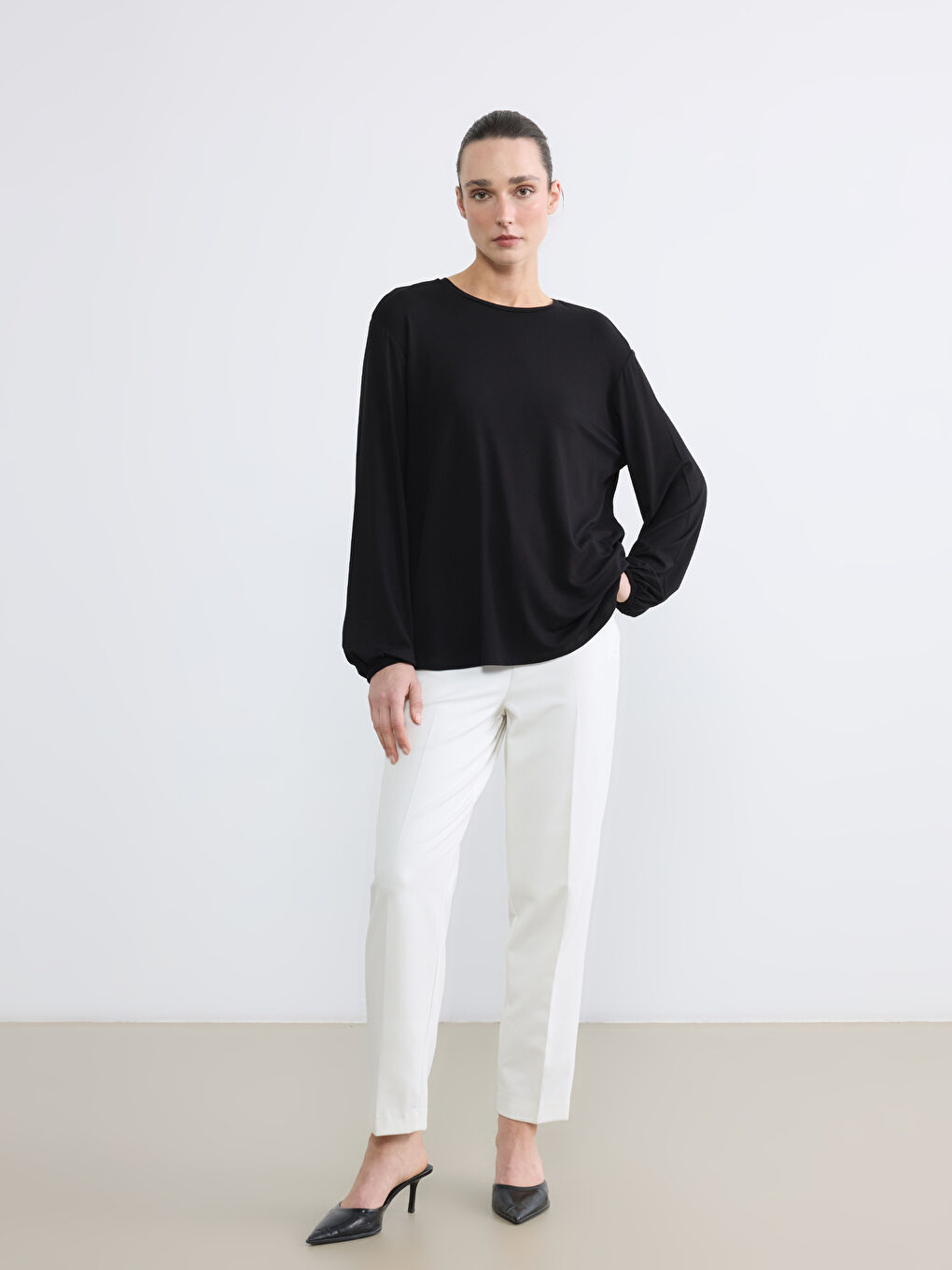 Siyah Bisiklet Yaka Balon Kollu Oversize Bluz-1