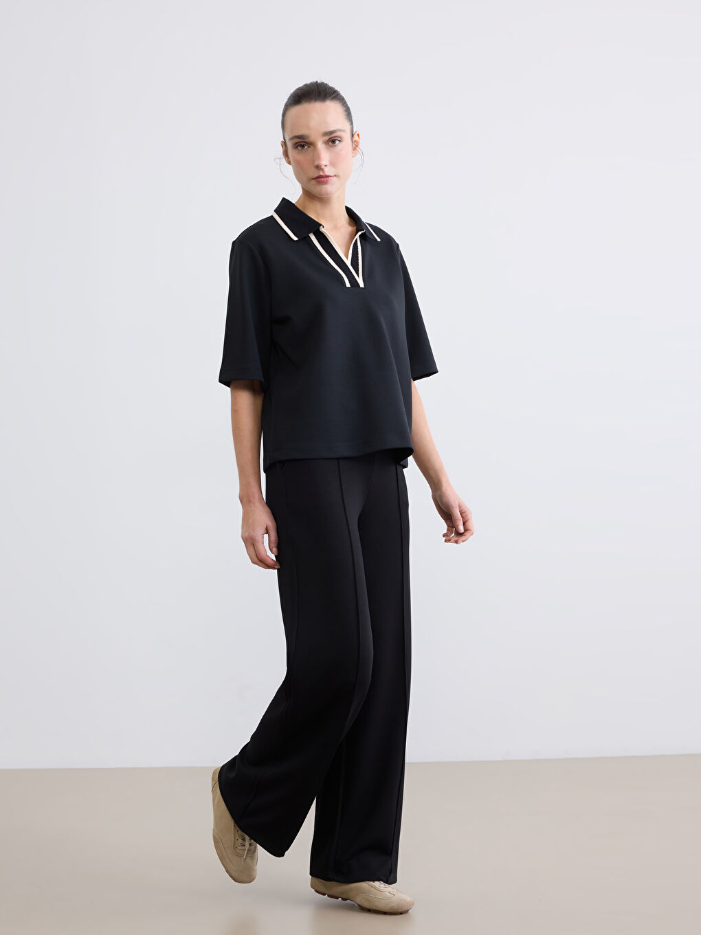 Серпімді белдікті жұмсақ жанасымды әйелдерге арналған спорт шалбары