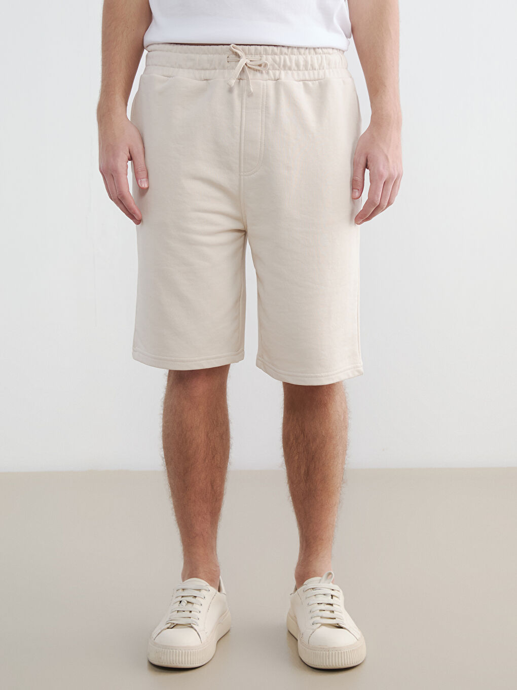 Bej Rahat Kalıp Erkek Şort-1