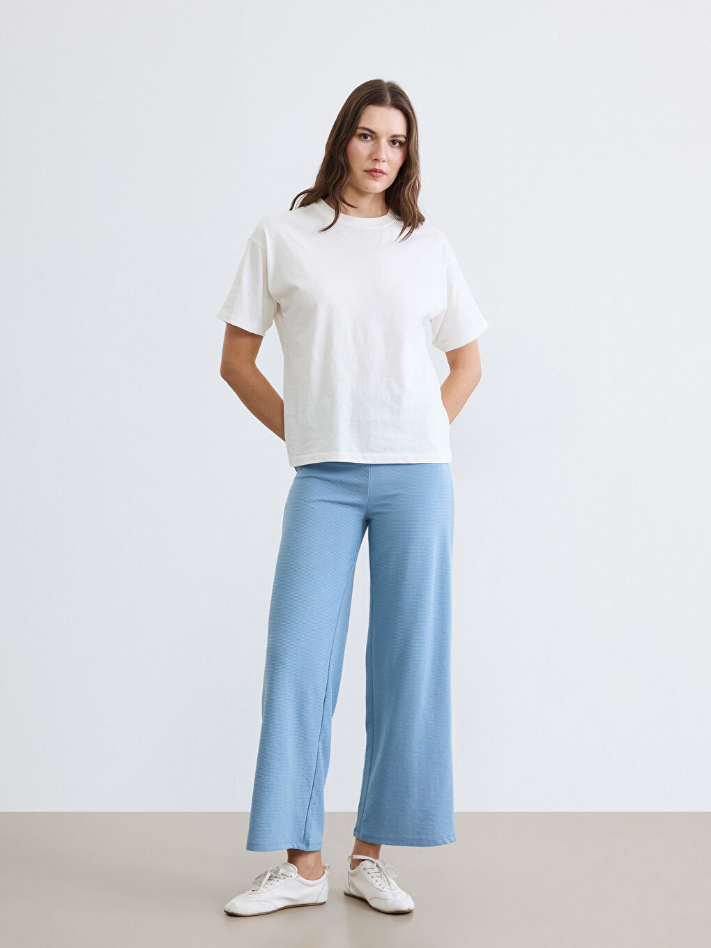 Mavi Beli Lastikli Geniş Paça Kadın Eşofman Altı