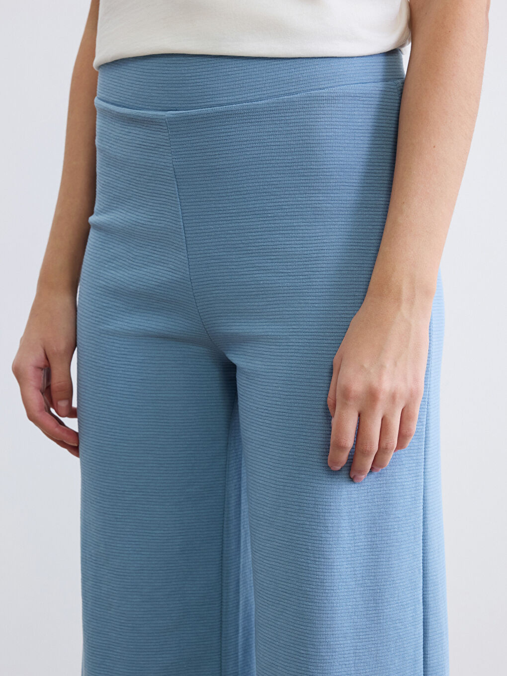 Mavi Beli Lastikli Geniş Paça Kadın Eşofman Altı-2