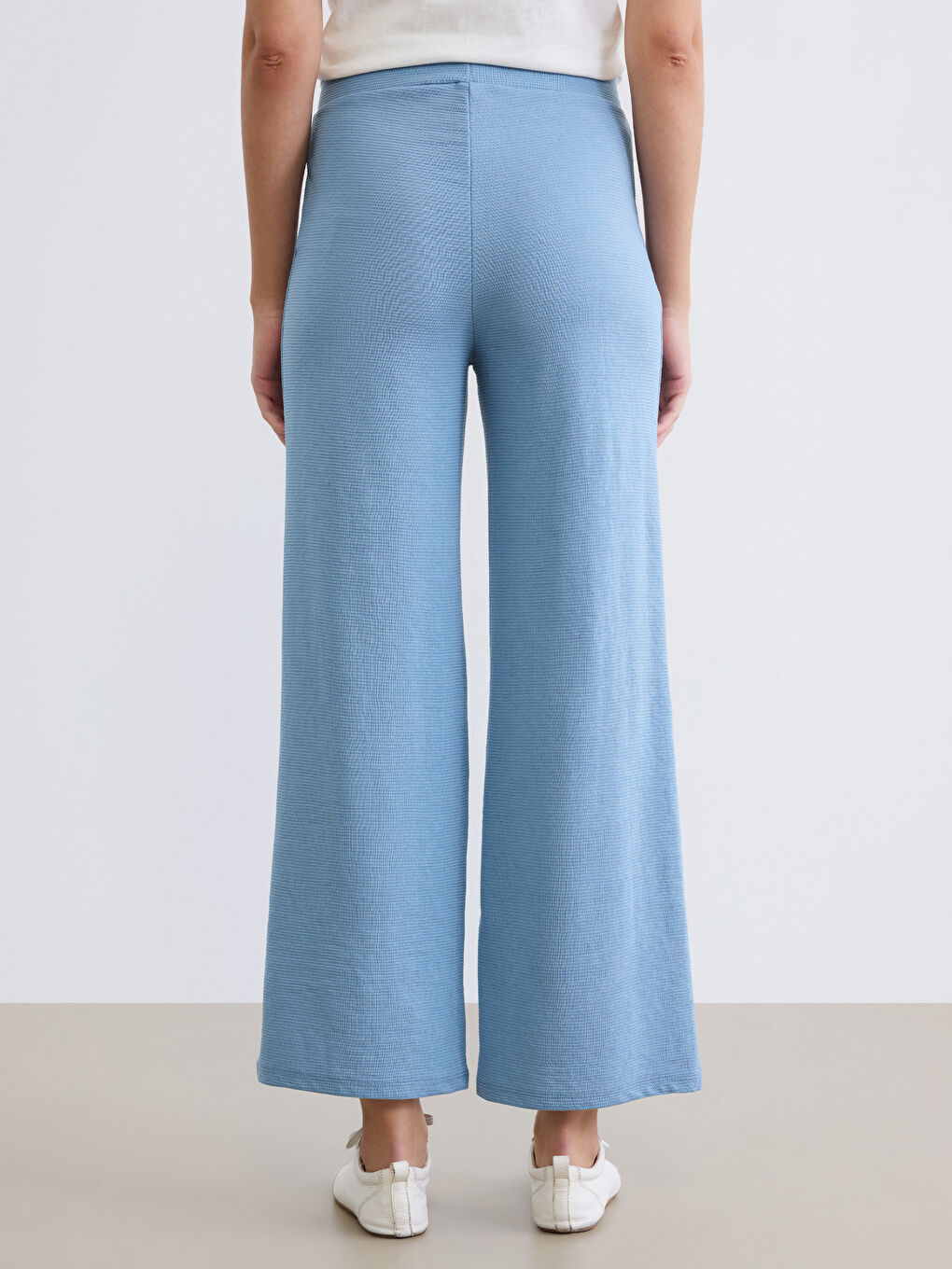 Mavi Beli Lastikli Geniş Paça Kadın Eşofman Altı-3