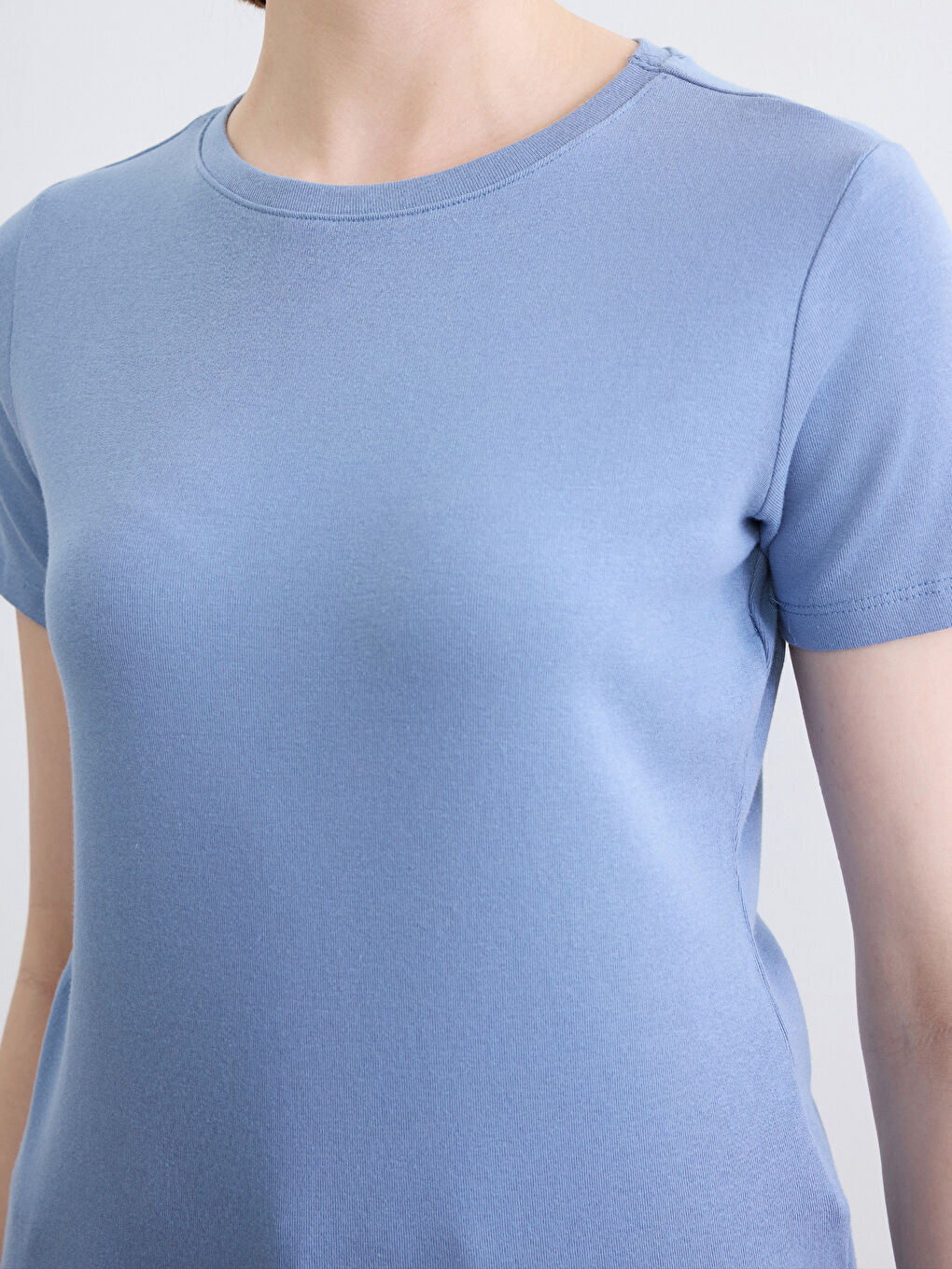 Дамска тениска с обло деколте-2