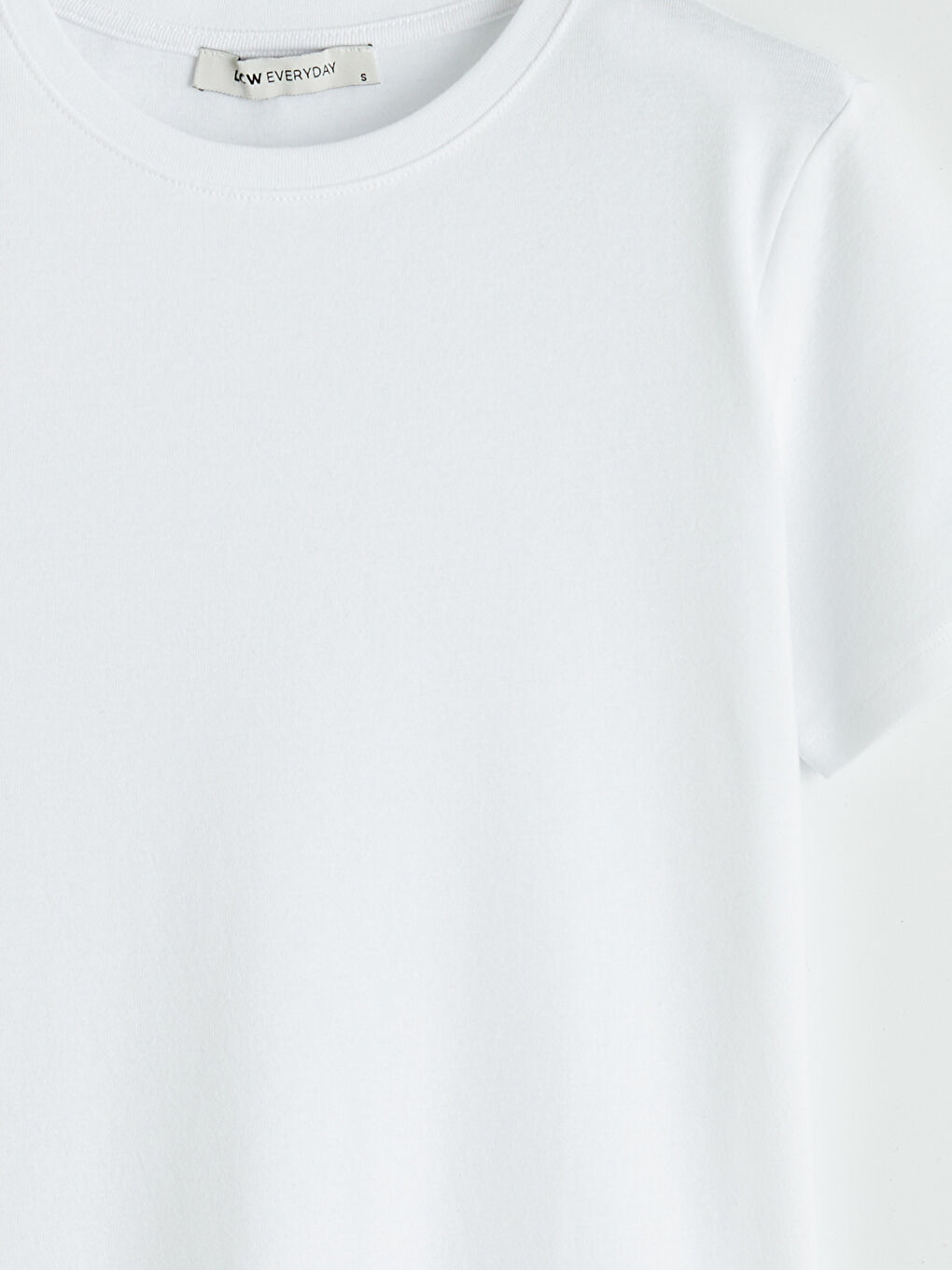 Beyaz Bisiklet Yaka Kadın Tişört-1