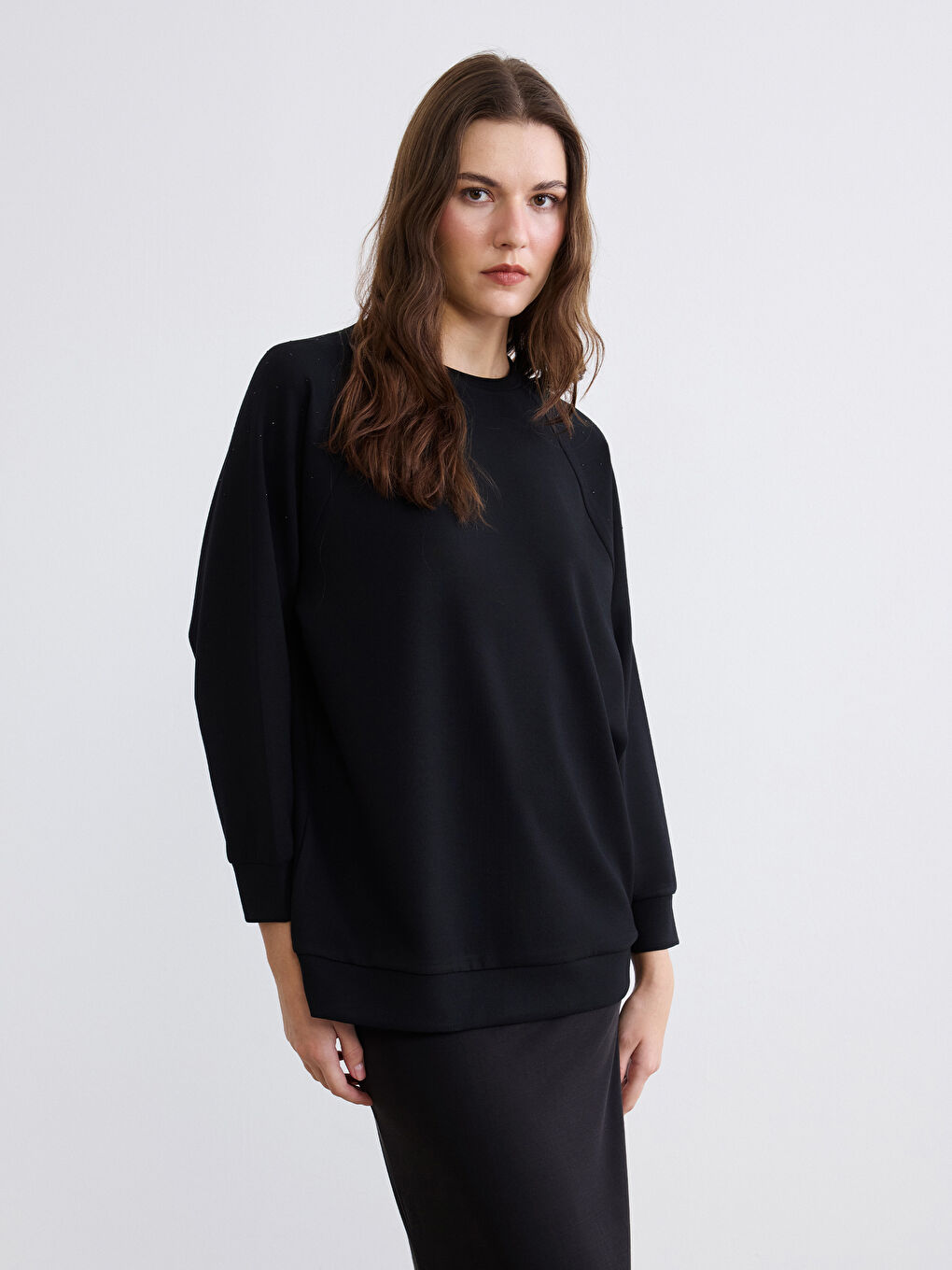 Siyah Bisiklet Yaka Taşlı Kadın Sweatshirt