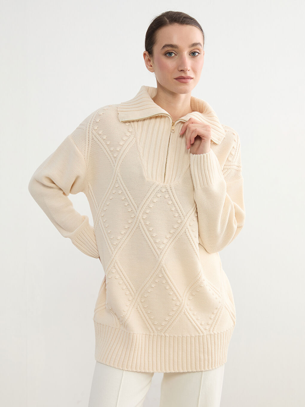 Bej Polo Yaka Baklava Desenli Kadın Triko Tunik