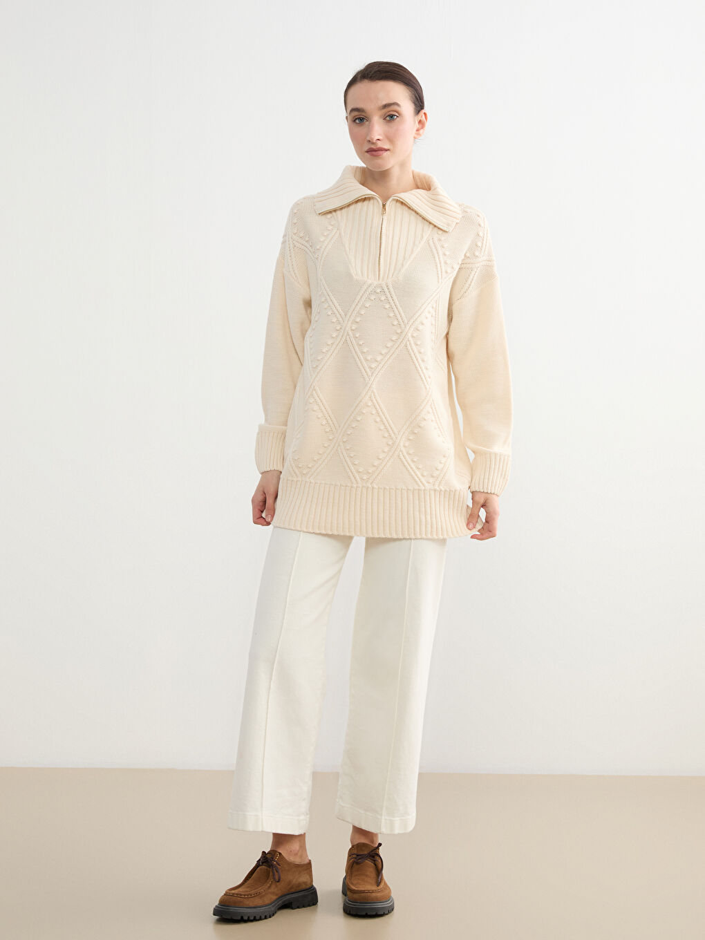 Bej Polo Yaka Baklava Desenli Kadın Triko Tunik-1