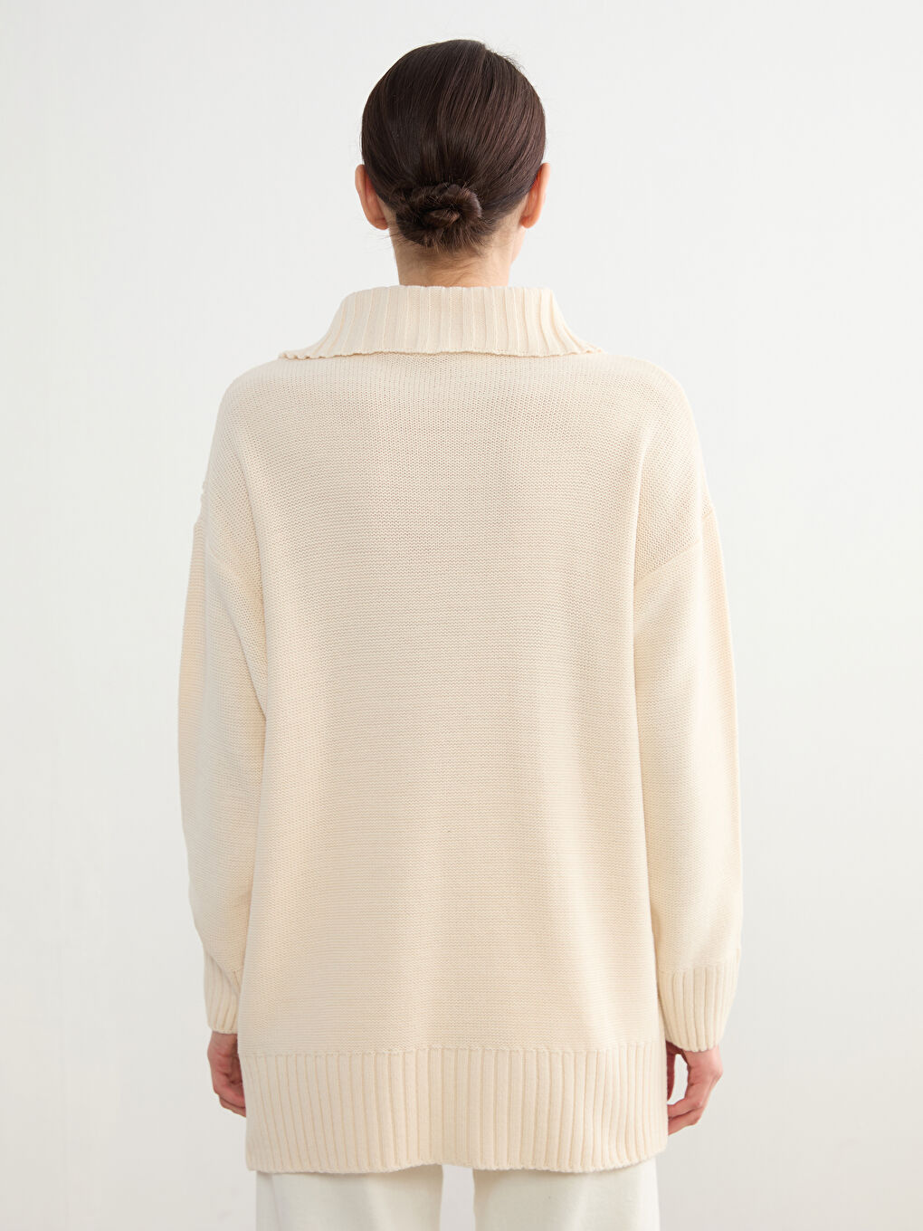 Bej Polo Yaka Baklava Desenli Kadın Triko Tunik-3